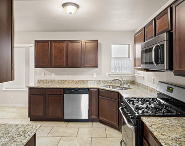 14432 Russell Borea Avenue - Photo Thumbnail 5