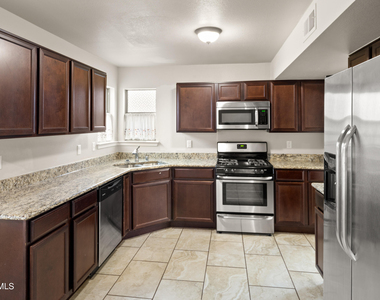 14432 Russell Borea Avenue - Photo Thumbnail 7