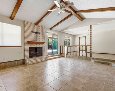 744 Cresta Mira Drive - Photo Thumbnail 3