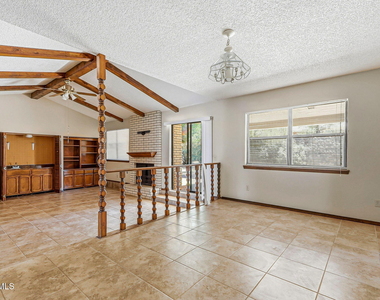 744 Cresta Mira Drive - Photo Thumbnail 7