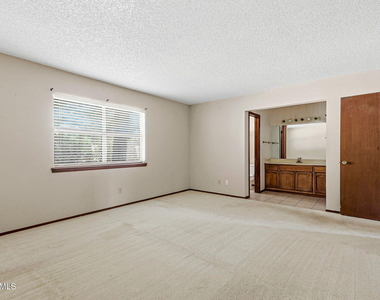 744 Cresta Mira Drive - Photo Thumbnail 25