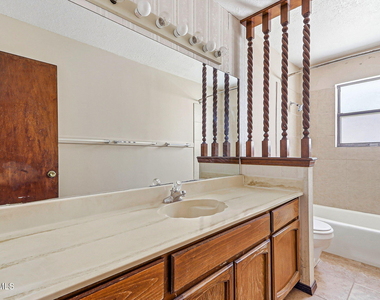 744 Cresta Mira Drive - Photo Thumbnail 22