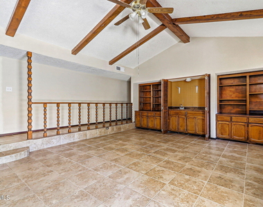 744 Cresta Mira Drive - Photo Thumbnail 5