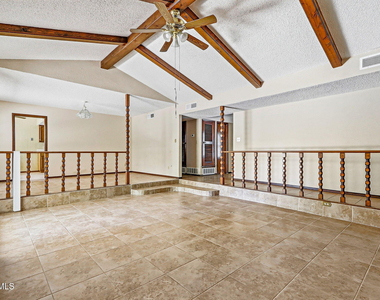 744 Cresta Mira Drive - Photo Thumbnail 4