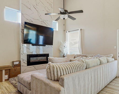 13224 Emerald Hills Street - Photo Thumbnail 9