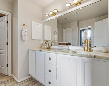 13224 Emerald Hills Street - Photo Thumbnail 28