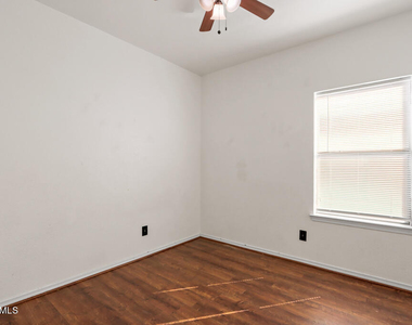 14685 Holsteiner Court - Photo Thumbnail 25