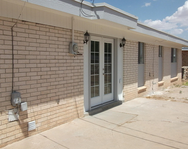 6004 Sorrento Street - Photo Thumbnail 12