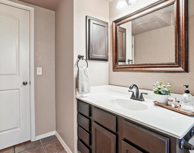 5905 Redstone Mesa Court - Photo Thumbnail 18