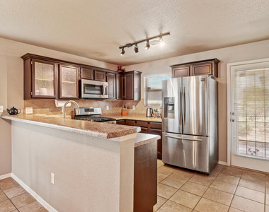 5905 Redstone Mesa Court - Photo Thumbnail 8