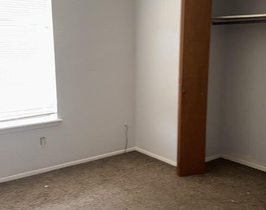 4821 Tumbleweed Avenue - Photo Thumbnail 5