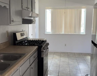 4821 Tumbleweed Avenue - Photo Thumbnail 1