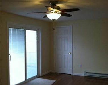 33 Inverness Lane - Photo Thumbnail 4