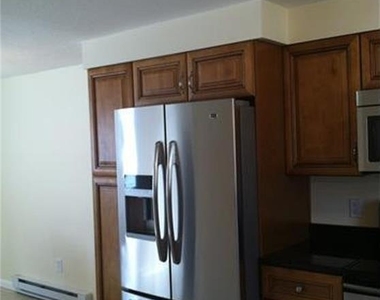 33 Inverness Lane - Photo Thumbnail 3