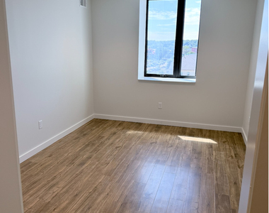 345 Main Street - Photo Thumbnail 8