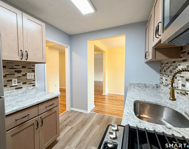 570 Whitney Avenue - Photo Thumbnail 2