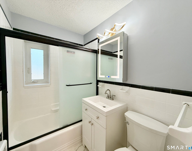 570 Whitney Avenue - Photo Thumbnail 6