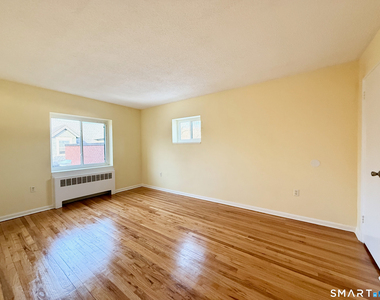 570 Whitney Avenue - Photo Thumbnail 7