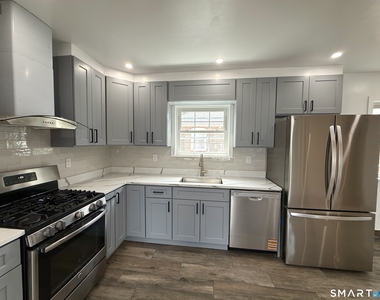 32 Hadley Street - Photo Thumbnail 8