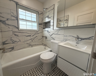 32 Hadley Street - Photo Thumbnail 6