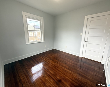 32 Hadley Street - Photo Thumbnail 11