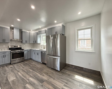 32 Hadley Street - Photo Thumbnail 4