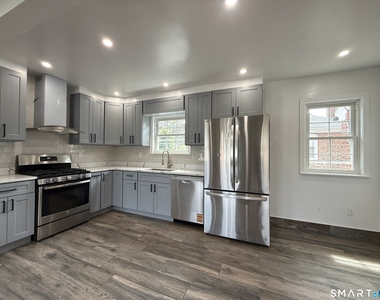 32 Hadley Street - Photo Thumbnail 3