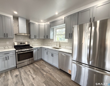 32 Hadley Street - Photo Thumbnail 5