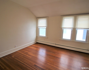 19 Nesbit Avenue - Photo Thumbnail 6
