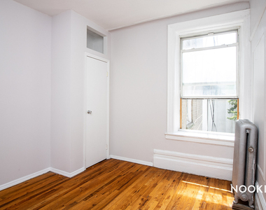 784 St Johns Pl - Photo Thumbnail 6