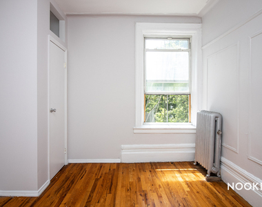 784 St Johns Pl - Photo Thumbnail 7