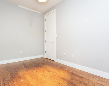 102 Rogers Ave - Photo Thumbnail 7