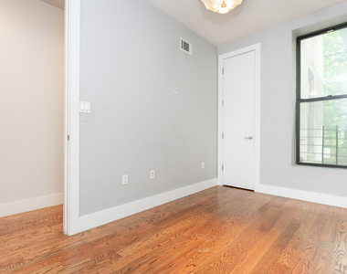 102 Rogers Ave - Photo Thumbnail 6
