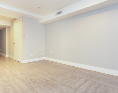 102 Rogers Ave - Photo Thumbnail 10