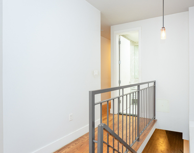 102 Rogers Ave - Photo Thumbnail 3