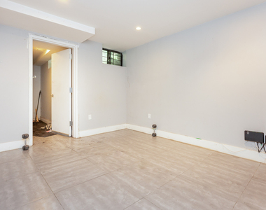 102 Rogers Ave - Photo Thumbnail 11