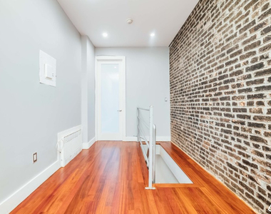 1013 Pacific St - Photo Thumbnail 14