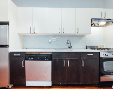 1013 Pacific St - Photo Thumbnail 4