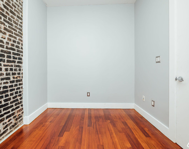 1013 Pacific St - Photo Thumbnail 12
