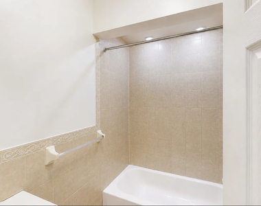 East 73rd Street - Photo Thumbnail 8