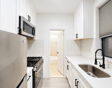 East 73rd Street - Photo Thumbnail 6
