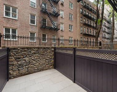 East 73rd Street - Photo Thumbnail 3
