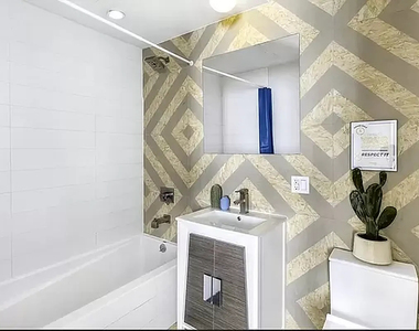 854 Metropolitan Avenue - Photo Thumbnail 8