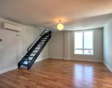 854 Metropolitan Avenue - Photo Thumbnail 2