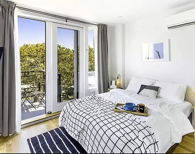 854 Metropolitan Avenue - Photo Thumbnail 5