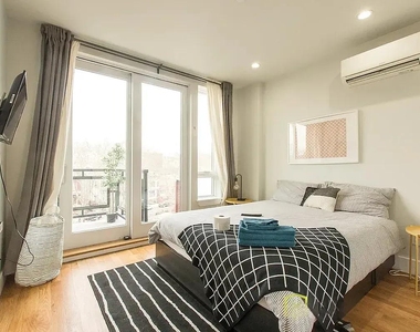 854 Metropolitan Avenue - Photo Thumbnail 7