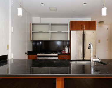 756 Myrtle Ave - Photo Thumbnail 8