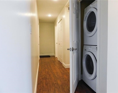 112 Washington Pl - Photo Thumbnail 14