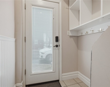 116 S 17th St - Photo Thumbnail 2