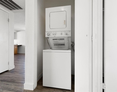 3649 Van Dyke Avenue - Photo Thumbnail 17